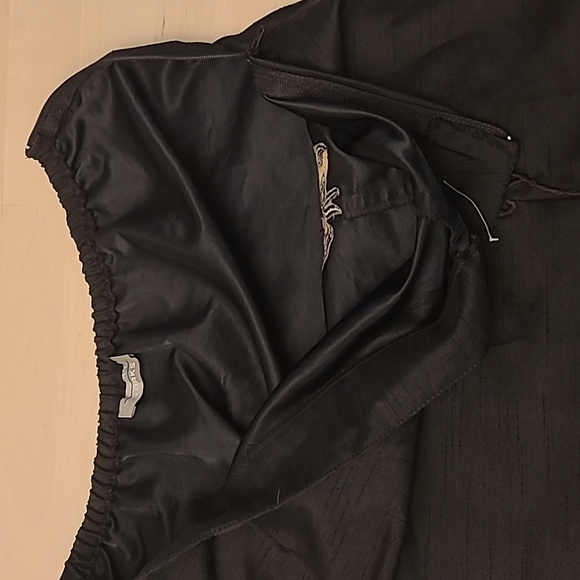 LIKE NEW VTG Urban Works Embroidered and Sequined Flor Side Slit Skirt - Picture 6 of 10